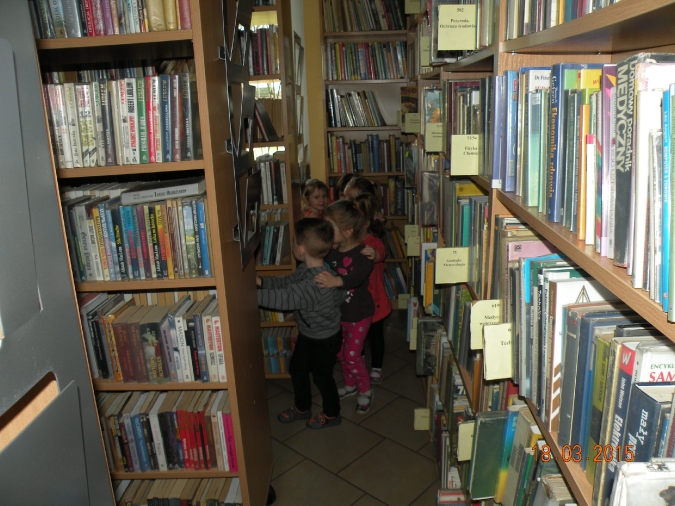 Poranek w bibliotece