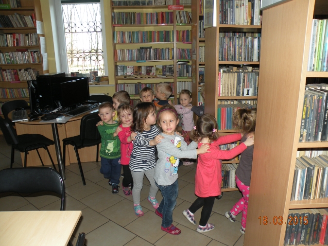 Poranek w bibliotece
